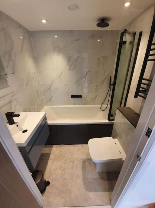 Sycamore Lodge Kent With Ev Zappi Type 2, Swimming Pool For A Fee Sellindge Luaran gambar