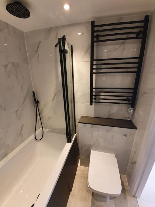 Sycamore Lodge Kent With Ev Zappi Type 2, Swimming Pool For A Fee Sellindge Luaran gambar