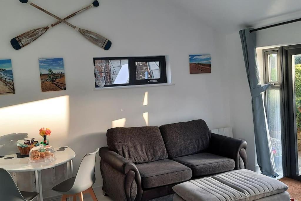 Sycamore Lodge Kent With Ev Zappi Type 2, Swimming Pool For A Fee Sellindge Luaran gambar